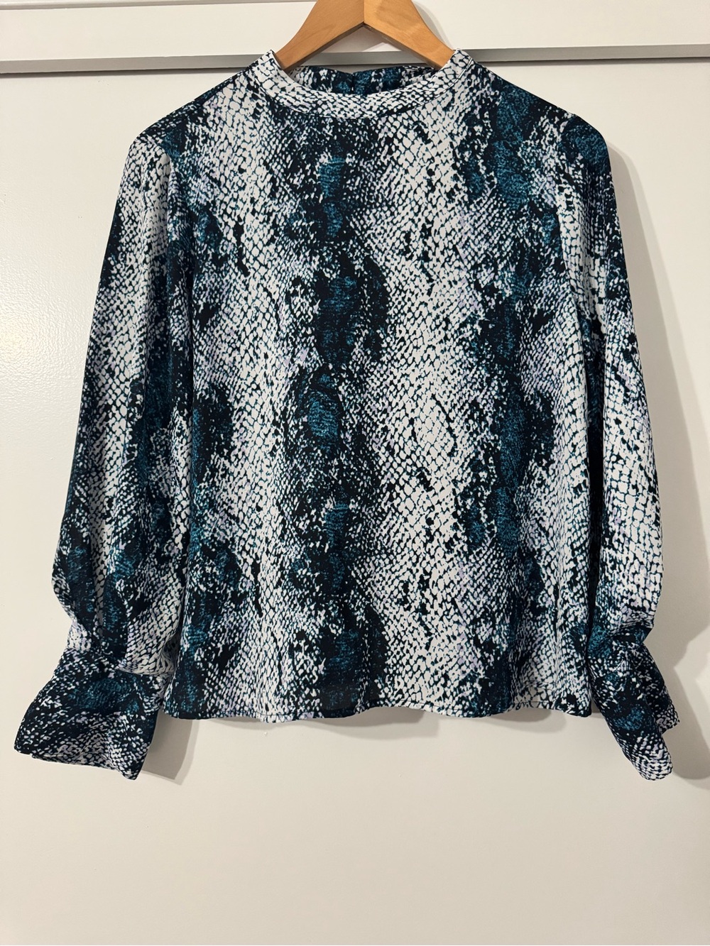 Worthington Teal and White Snake-Print Long-Sleeve Blouse